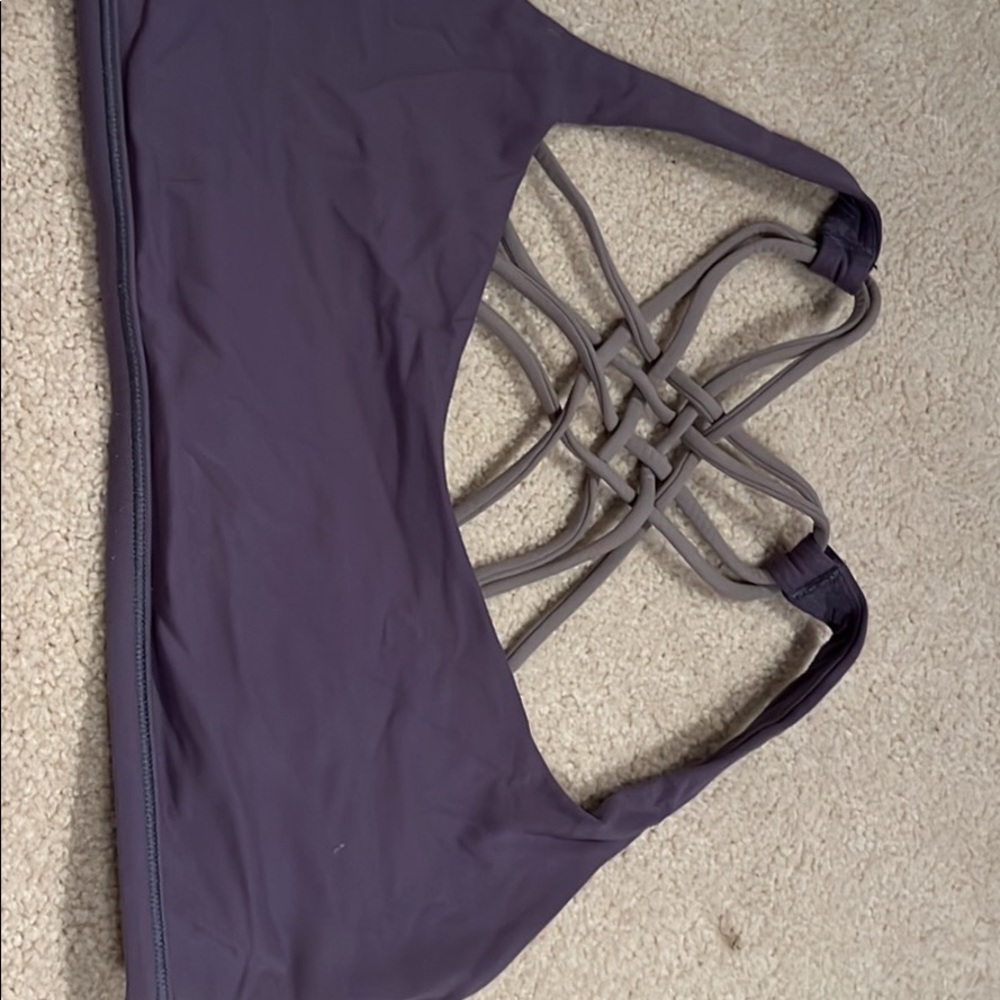 Lululemon sports bra